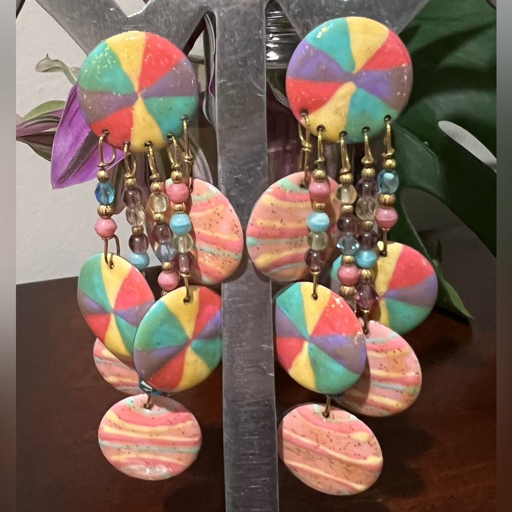 Lunch at the Ritz vintage dated 1988 Beachball dangle earrings, pierced
